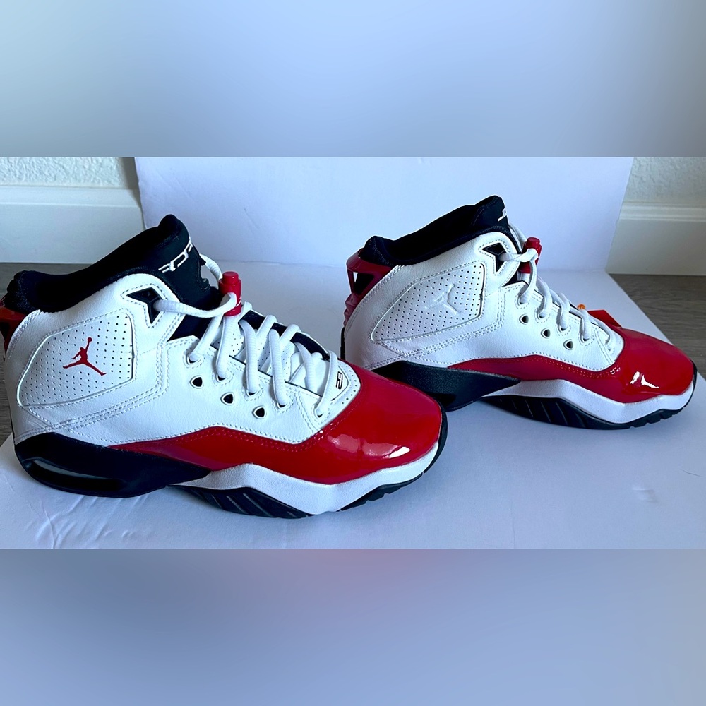 NEW Jordan B'Loyal GS 'White Gym Red' (Never Worn) - Picture 2 of 5